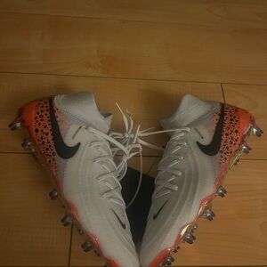 Nike Phantom Luna II  EL AG-PRO OLY P Men's 6.5/ Women’s 8 HF4844 900 New